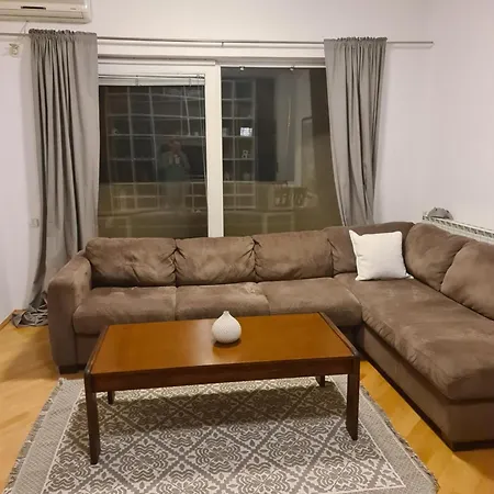 Spacious With Own Garden And Balcony Skopje