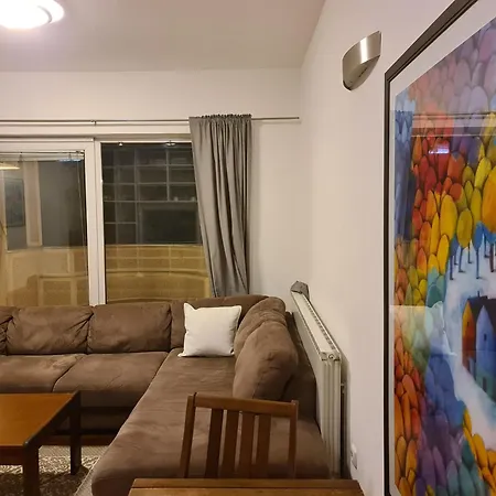 Spacious With Own Garden And Balcony *