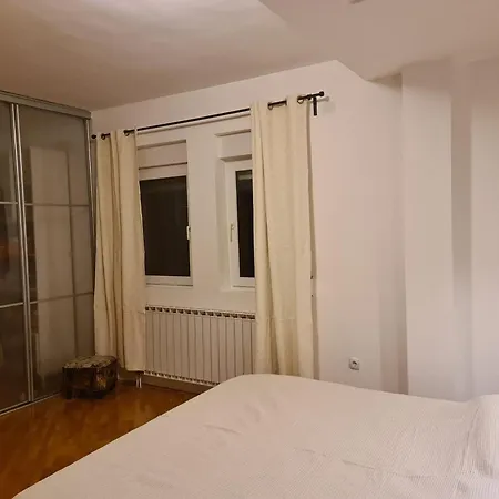 Spacious With Own Garden And Balcony Apartament Skopje