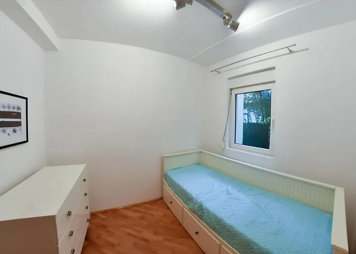 Spacious With Own Garden And Balcony Appartement *