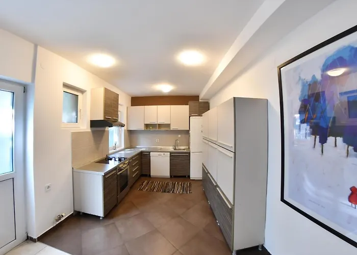 Spacious With Own Garden And Balcony Appartement *