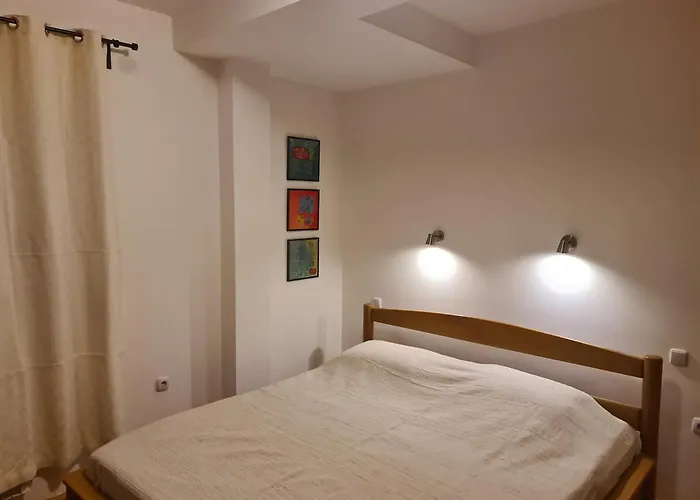 Appartement Spacious With Own Garden And Balcony