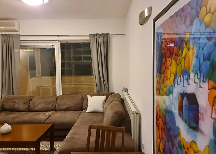 Spacious With Own Garden And Balcony *