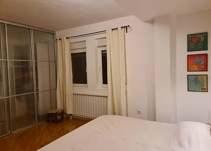 Spacious With Own Garden And Balcony Appartement Skopje